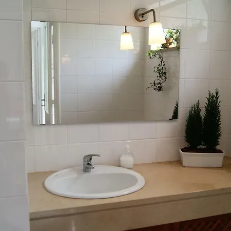 בית הארחה Shelter Al *